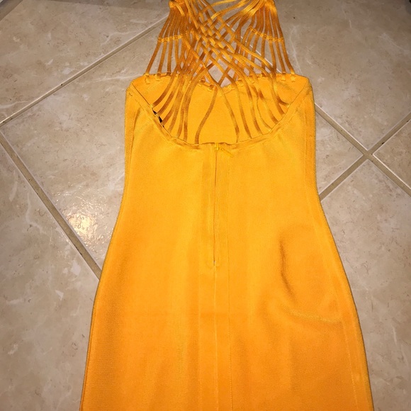 NWOT - Marciano Yellow Bandage Dress - Picture 6 of 10